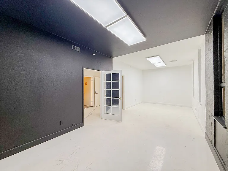 1029 N Central Ave — Photo 15