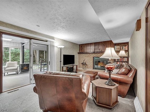5th image of 5931 Linder Cir NE