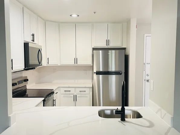 Parc at Lyndhurst, 601 Riverside Ave Unit 301, Lyndhurst, NJ 07071