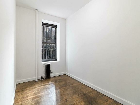 3rd image of 137 Sullivan St APT 3