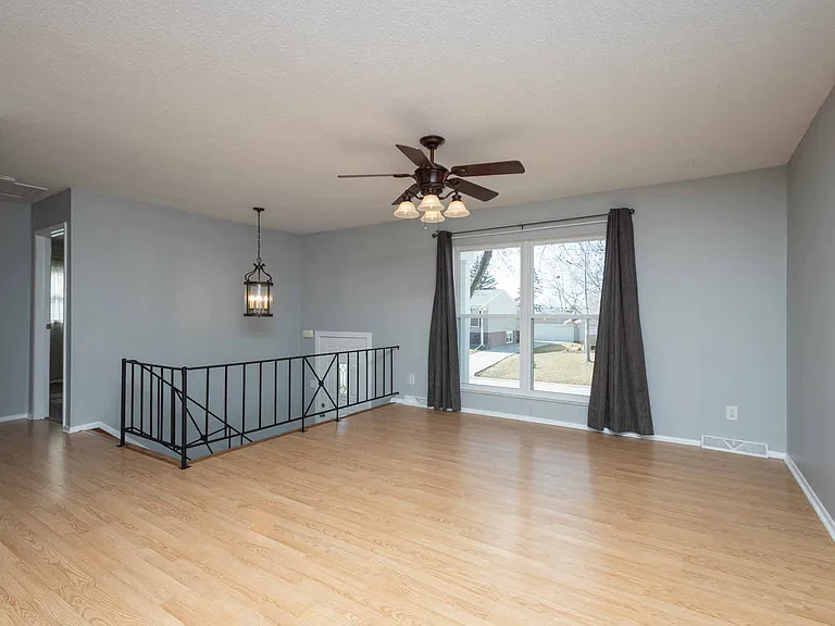 2318 Pinehurst St — Photo 5