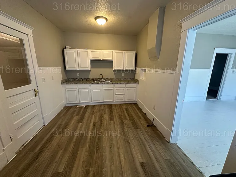 1405 S Main St — Photo 7