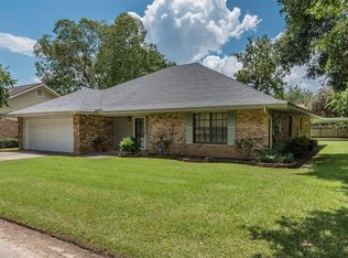 212 Sandalwood Dr, Lafayette, LA 70507