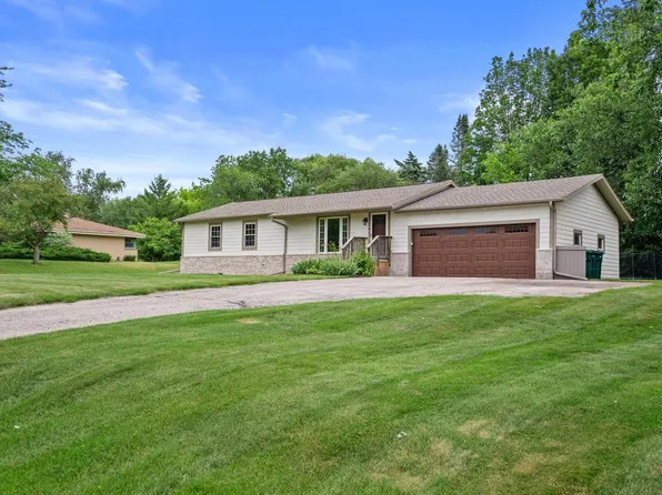 W284N6506 Hawthorne ROAD, Hartland, WI 53029