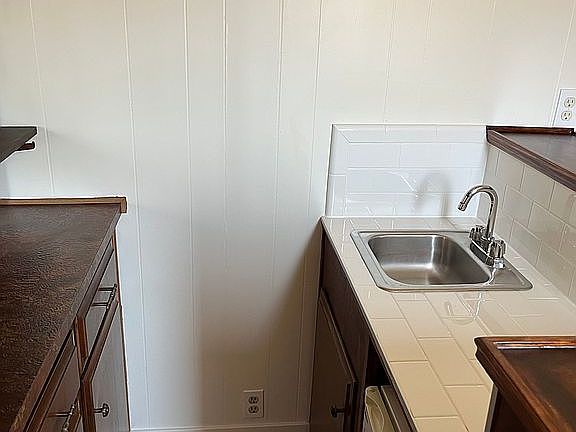 4th image of 322 Ladera Dr