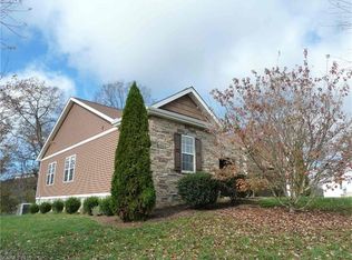 45 High Ridge Dr, Mills River, NC 28759