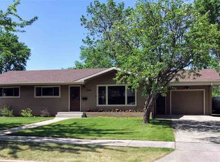 1816 7th St SW, Minot, ND 58701