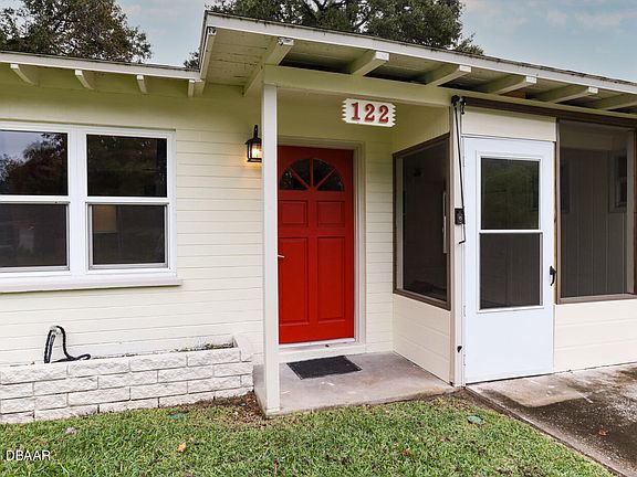 2nd image of 122 Palm Dr