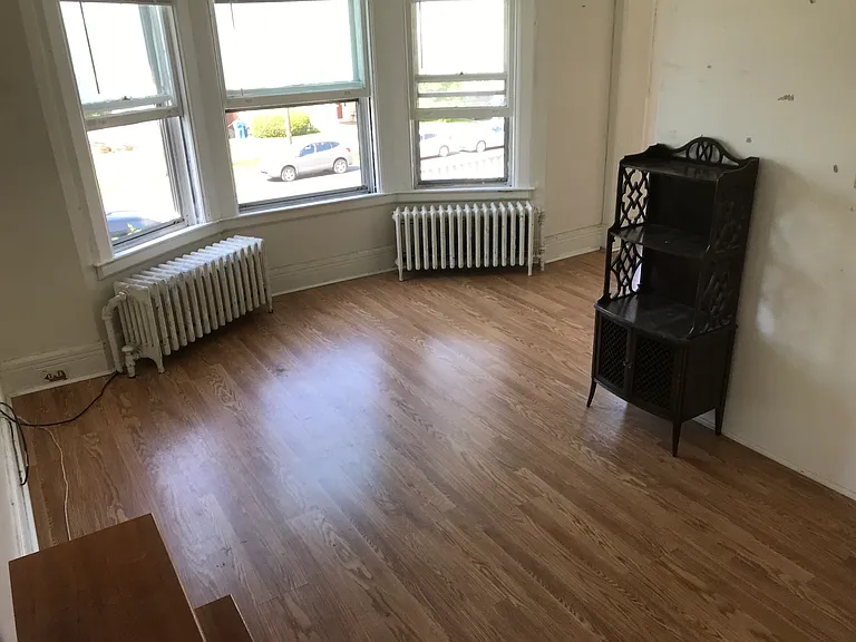 274 Manning Blvd #2 — Photo 4