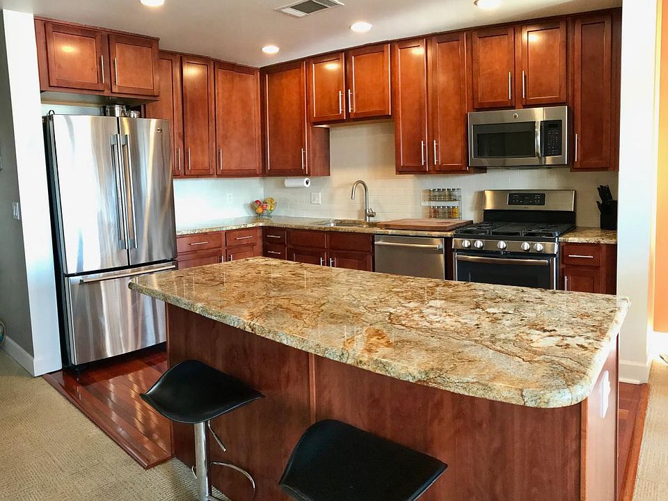 Kitchen w/ new appliances, water filtration, exhaust system