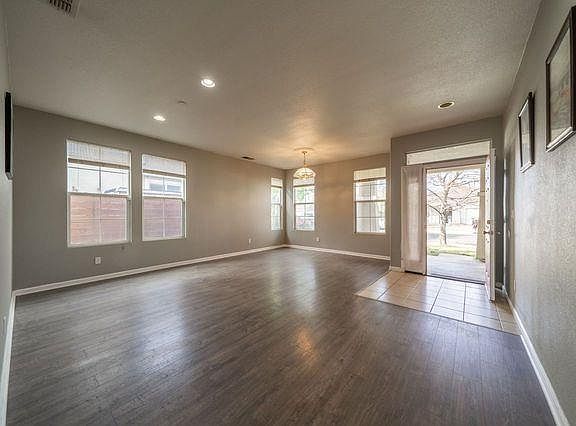 5th image of 3651 Higgins Ave