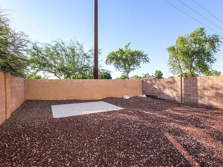 2018 N 106th Ln — Photo 15
