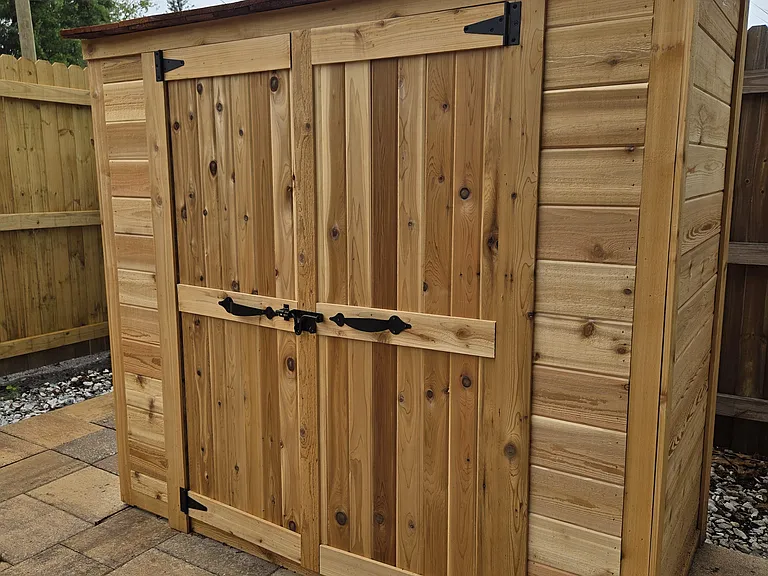 Cedar storage shed (6 x 3)