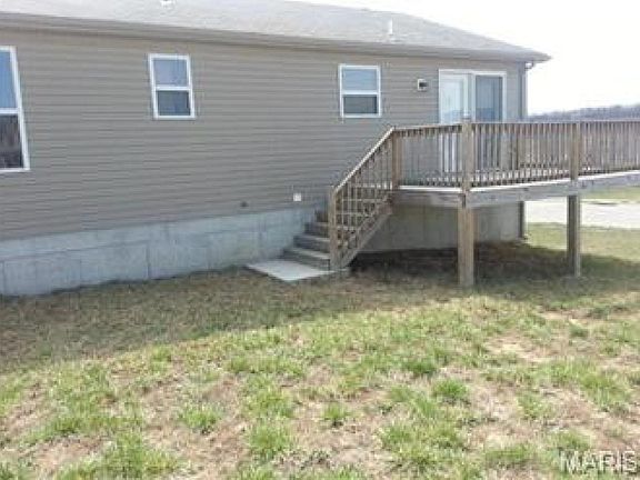 3rd image of 802 Hawks Circle Dr