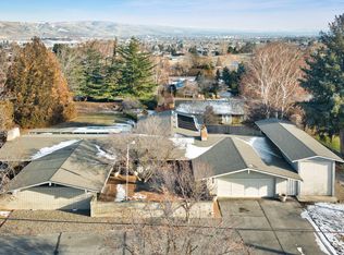 817 N 48th Ave, Yakima, WA 98908
