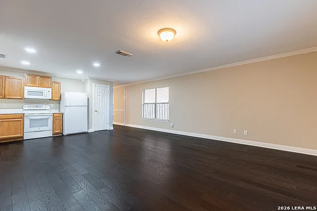 21514 Longwood — Photo 15