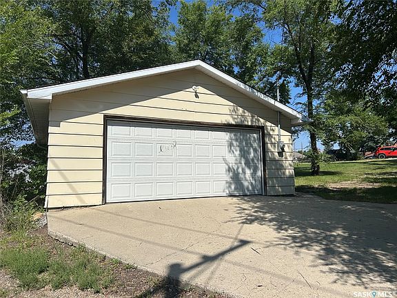 2nd image of 1138 1st Street