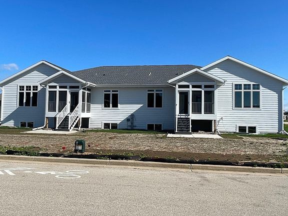5th image of 827 Vineyard Dr