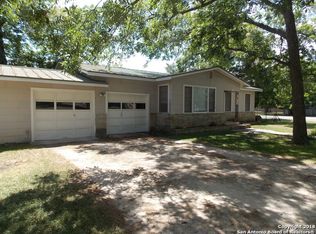 310 N Veramendi Ave, New Braunfels, TX 78130