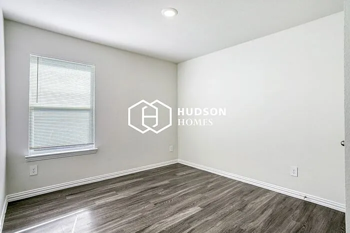3810 Lynnfield St — Photo 9