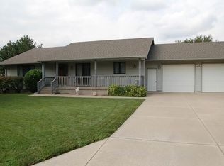 1203 Countryside Dr, McPherson, KS 67460