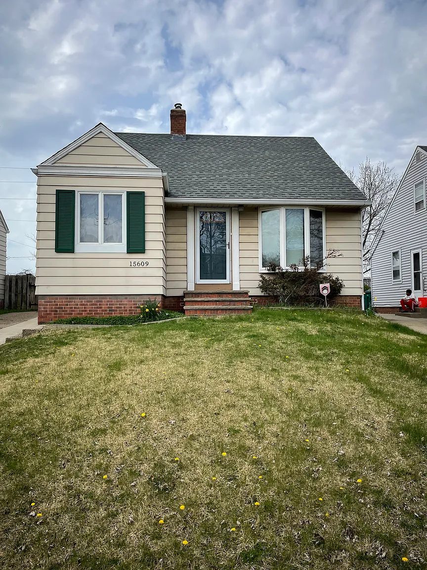 15609 Benhoff Dr photo 1
