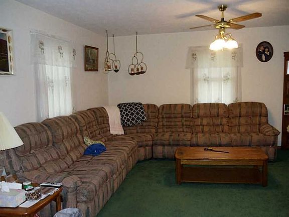 3rd image of 415 Eastview Dr