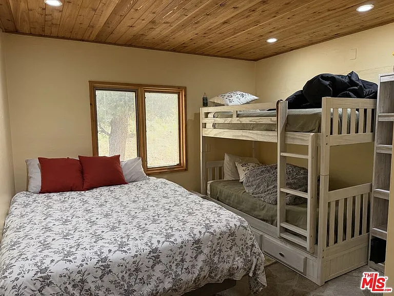 1196 Willow Ln — Photo 21