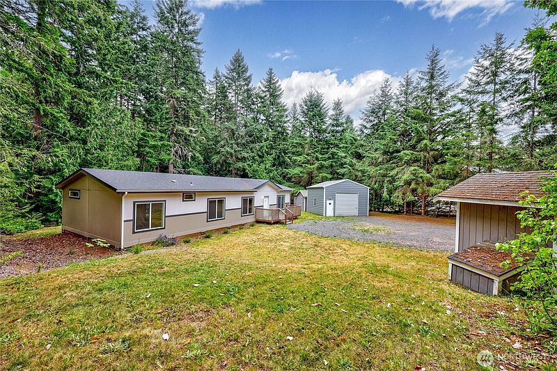 2nd image of 18142 NE Diamond Drive