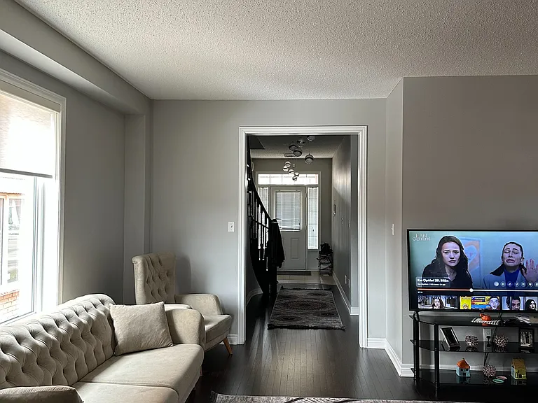 11 Collin Ct — Photo 3