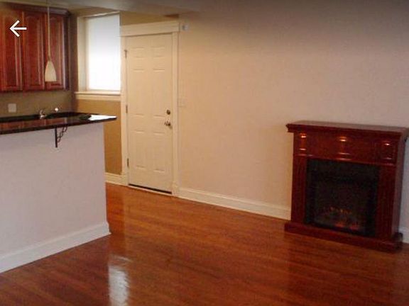 3rd image of 6321 N Sacramento Ave APT 2