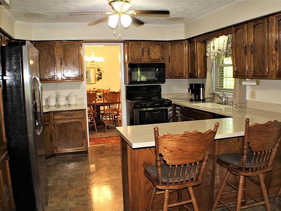 2nd image of 2817 Oak Park Dr