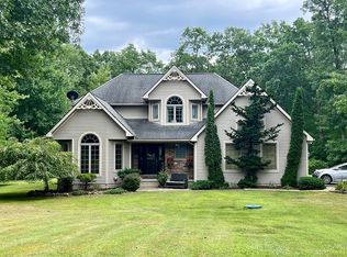 52 Sand Springs Dr, Drums, PA 18222