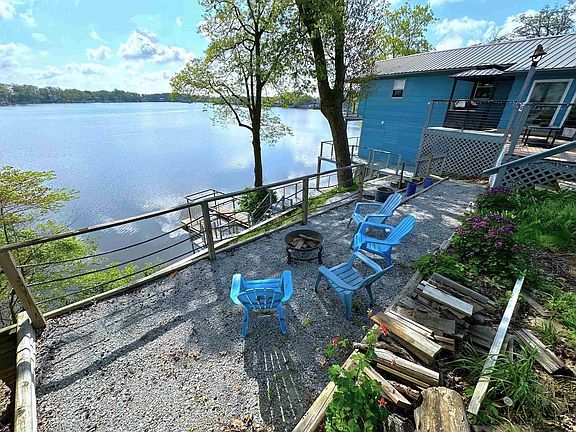 3rd image of 2951 N Lakeshore Dr