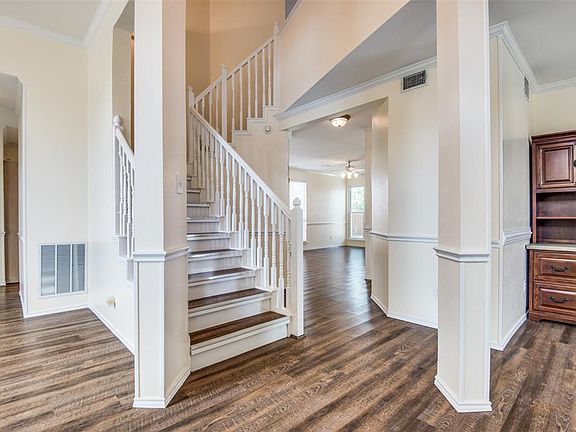 5th image of 1649 Blackstone Dr