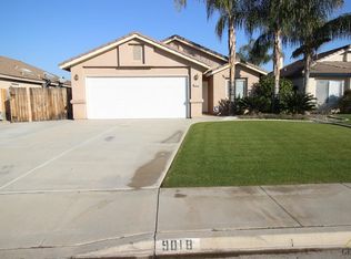9018 Chattaroy St, Bakersfield, CA 93312