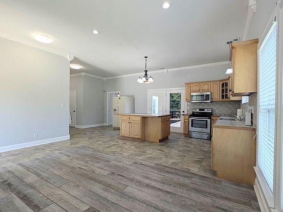 4th image of 142 Tolbert Dr