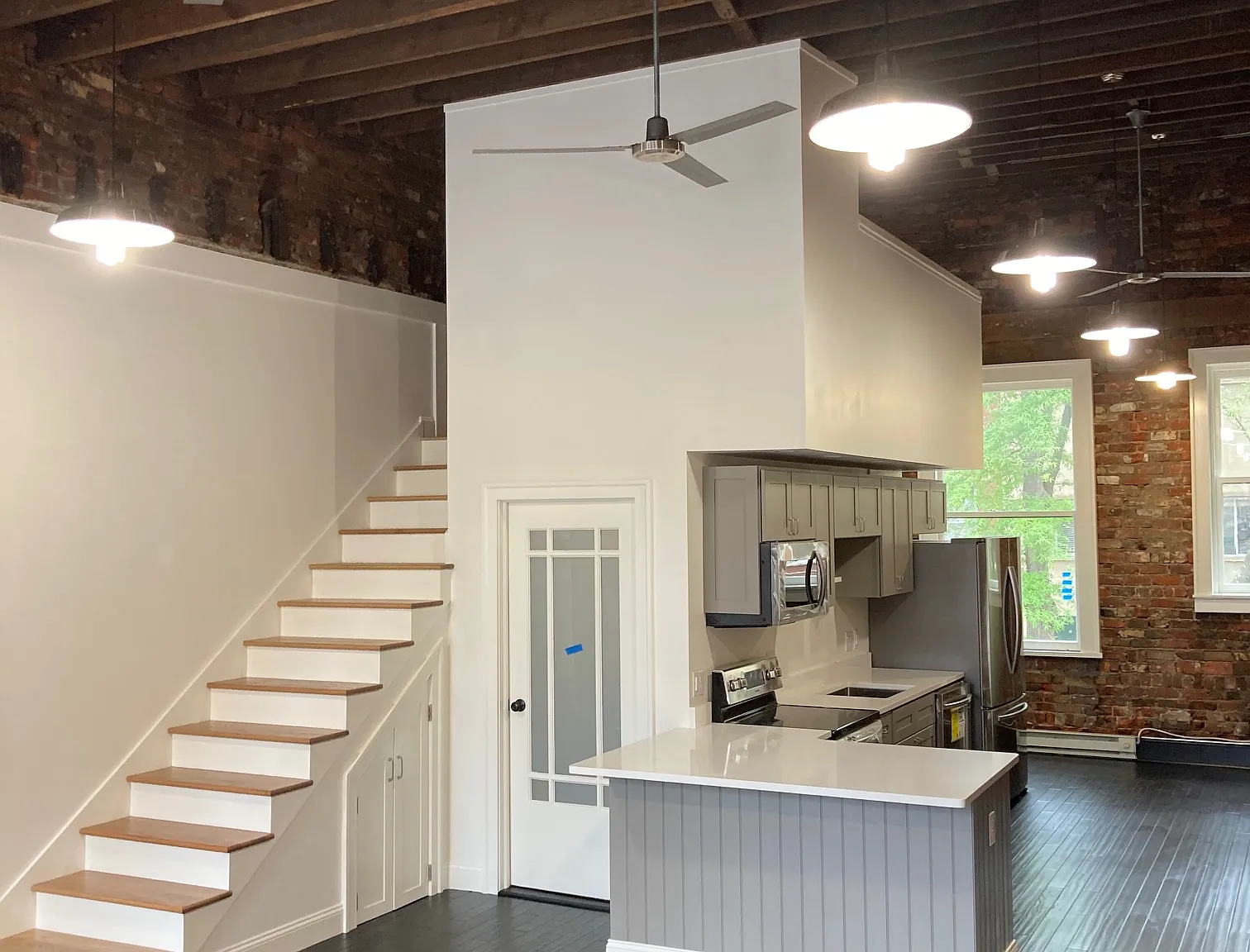 Studio, 950 sqft, $2,100 — Photo 1