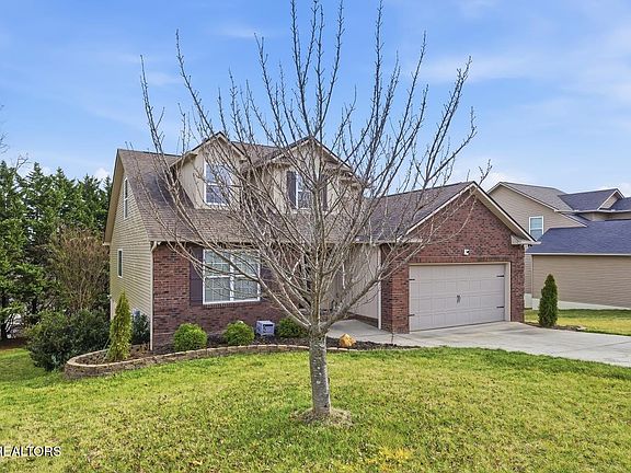 3rd image of 6410 Airtree Ln