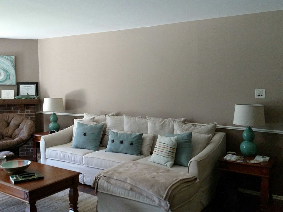 1st image of 1590 Burr Oak Ct APT A