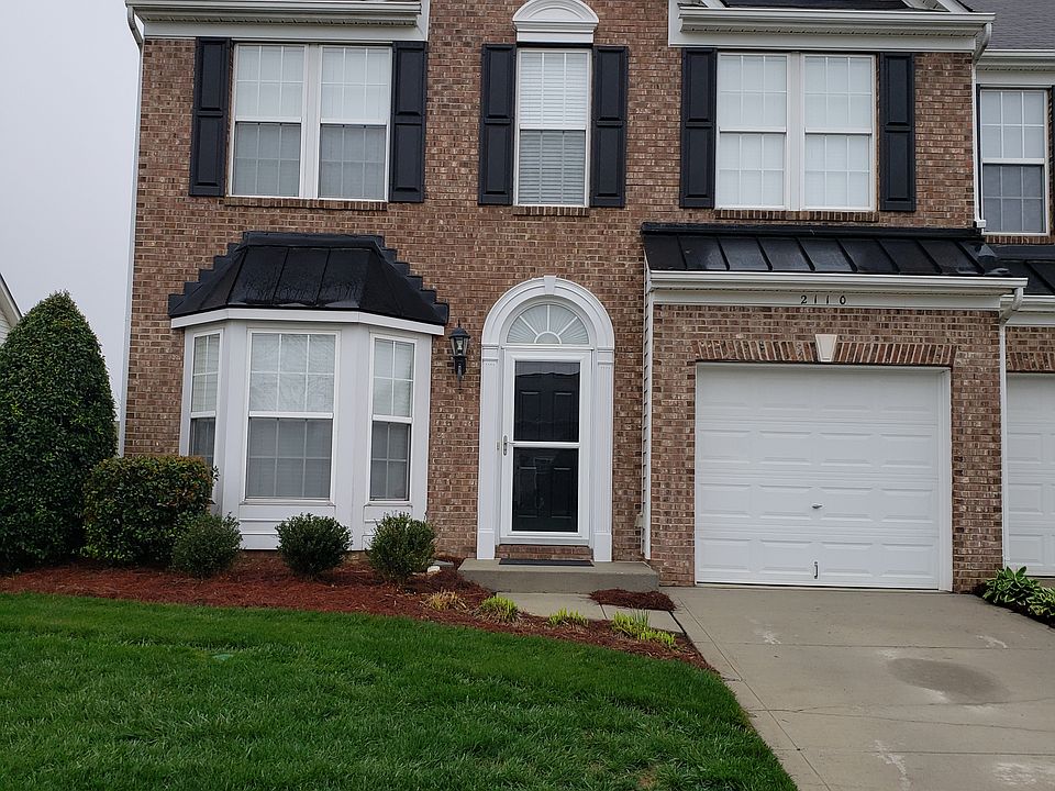 Brick Veneer & Vinyl