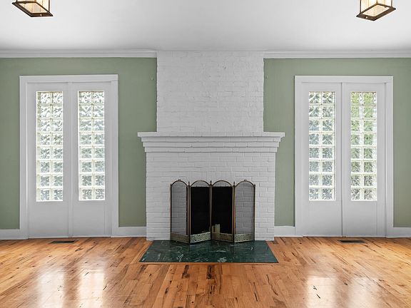 5th image of 1023 E 5th St