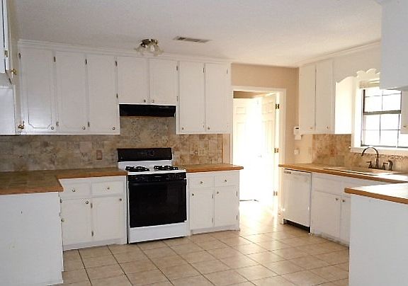 4th image of 10203 Oklahoma St