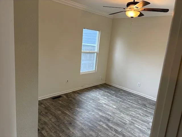 613 W Fourth Plain Blvd — Photo 3