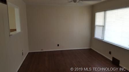 1st image of 538 S 76th Ave E
