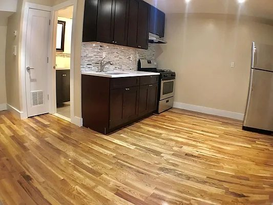 Rented by Lang Realty LLC | media 16