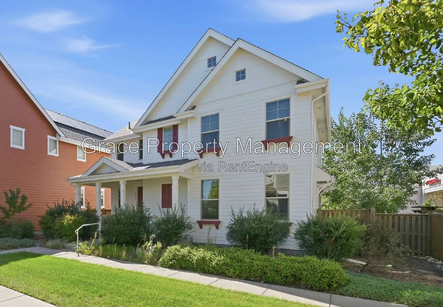 4 bed, 2.5 bath, 2640 sqft, $3,695 — Photo 2