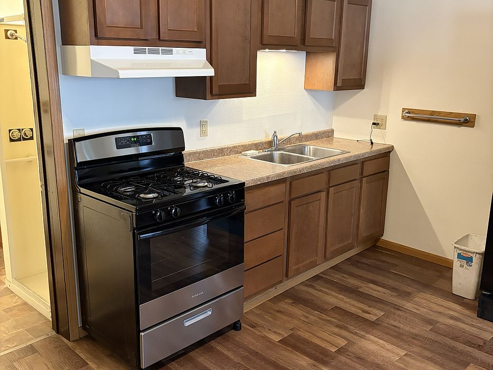 1st image of 924 1st Ave #2