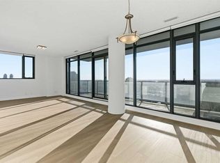 1010 E 6th St SW #2807, Calgary, AB T2R 1B4