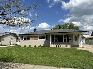 30210 Rosenbusch Dr, Warren, MI 48088